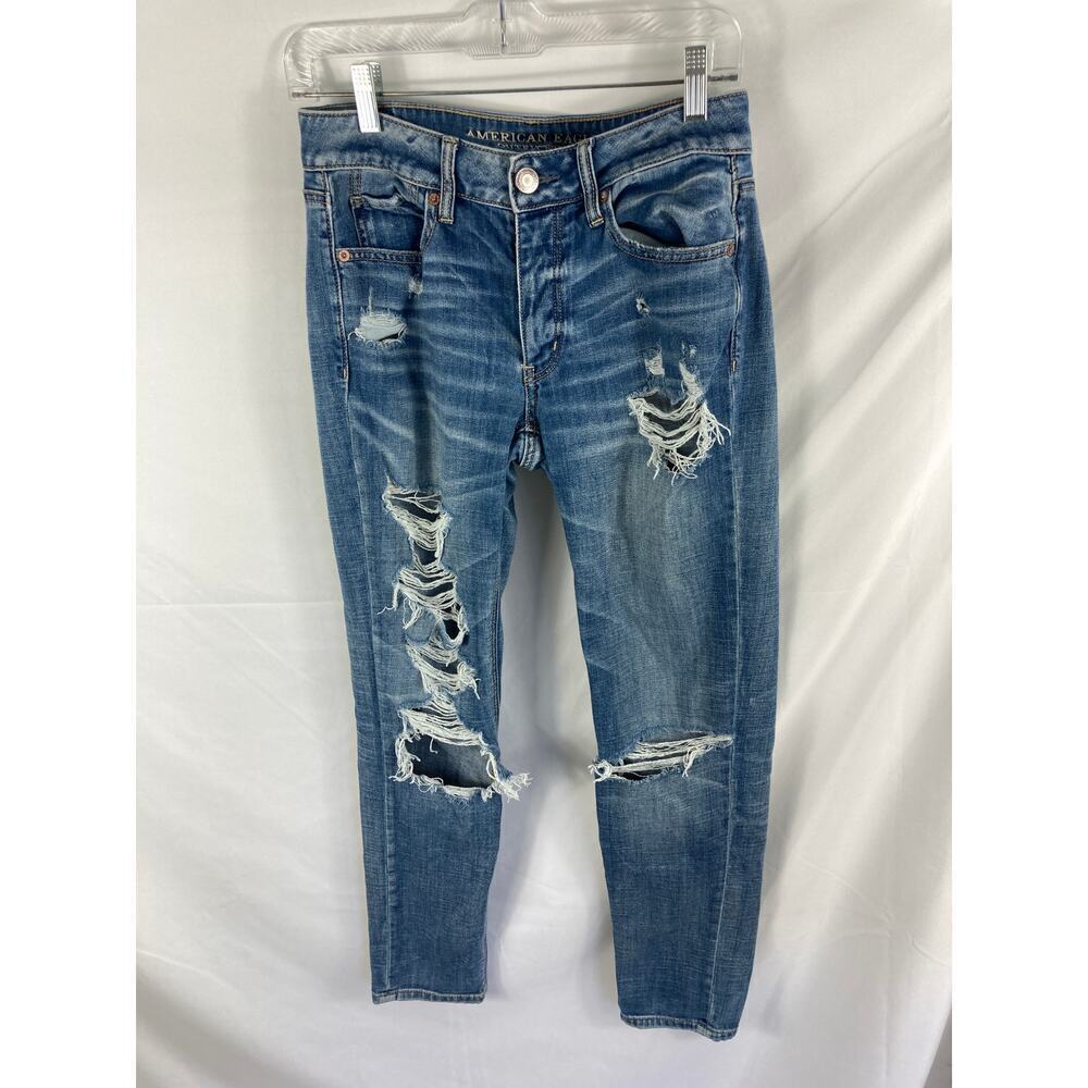 American Eagle Tomgirl Distressed Jean Size 2R